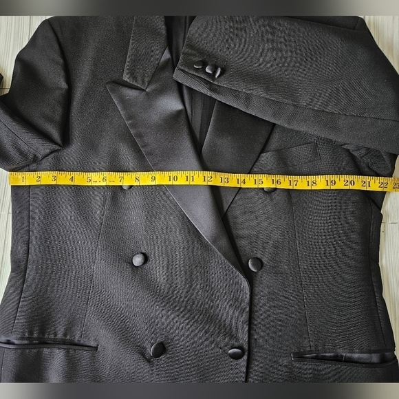 Givenchy Vintage Double Breasted Tuxedo Blazer in Black Wool Size 43 Short - Picture 13 of 16